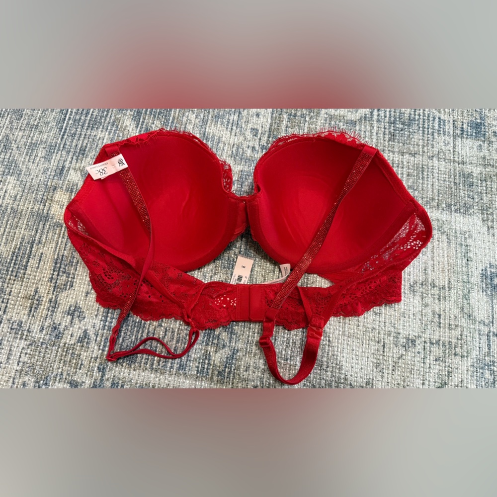 Victoria's Secret Scarlet Lace Push-Up Bra - Picture 5 of 5